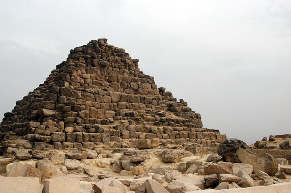 Pyramid of Queen Henutsen, 4th Dynasty (2551-2528 BC)