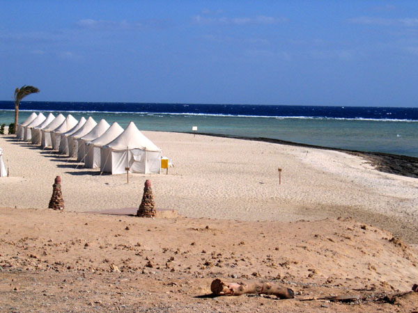 Row of tents, Shagra Village