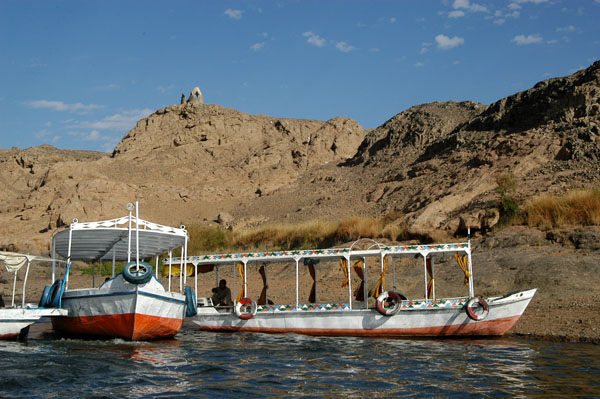 Philae tour boats