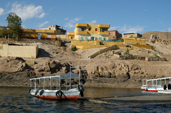 Philae tour boats