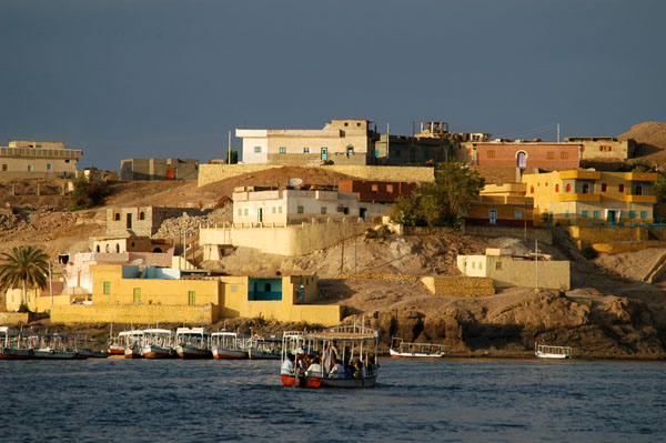 Village near the Philae boat dock