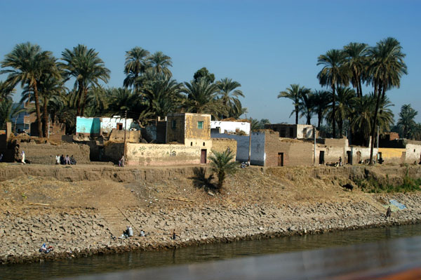 Nile village, west bank
