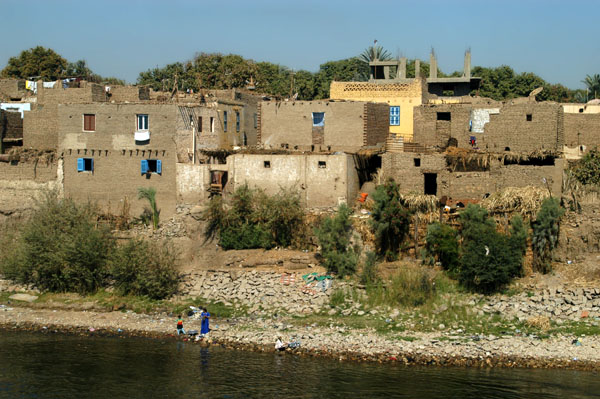 Mudbrick village along the Nile, west bank
