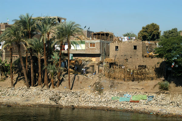Mudbrick village along the Nile, west bank