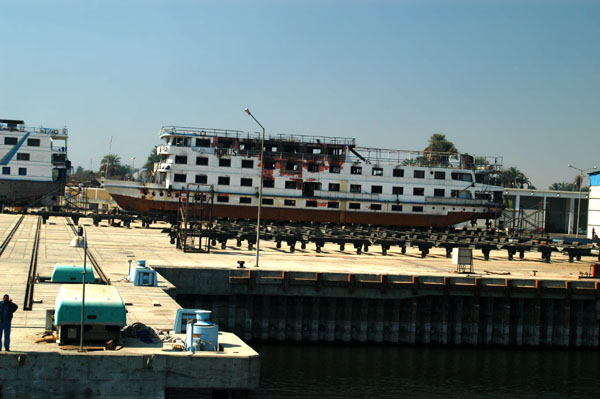 Nile shipyard north of Isna