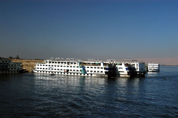 Traffic jam waiting at the locks just north of Isna - there are way too many boats operating between Luxor and Aswan
