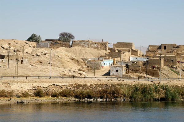Nile between Isna and Edfu