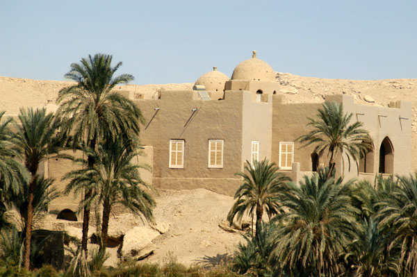 Official looking building between Isna and Edfu