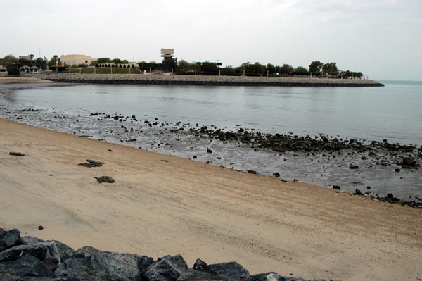 Beach along Arabian Gulf Street