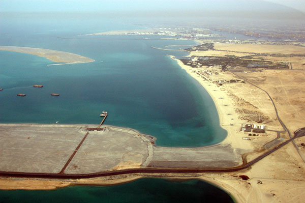 Trunk of Palm Jebel Ali meeting the mainland