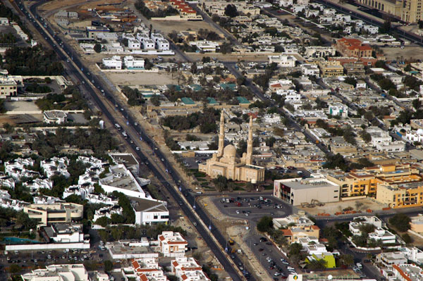 Jumeirah Mosque and Jumeirah Beach Road
