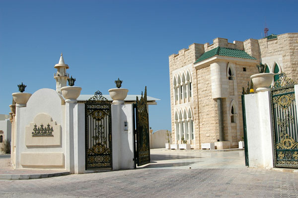 Palatial villa, Al Ruweis