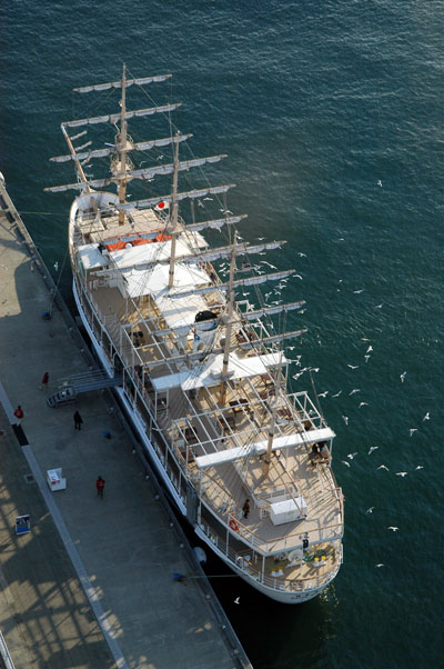 Nippon Maru, Kobe