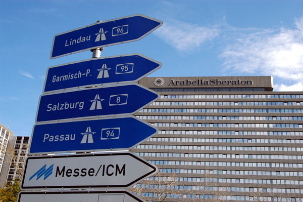 Autobahn directional signs, Effnerplatz