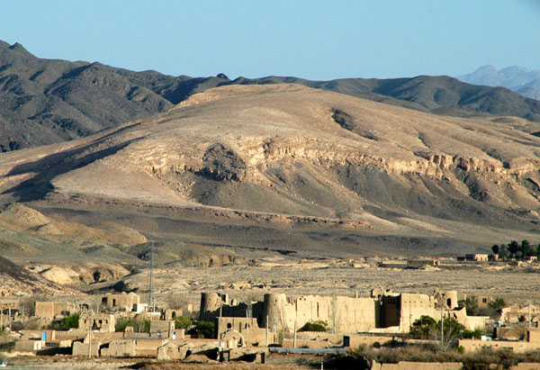 Village with an old fort, Kashan to Isfahan