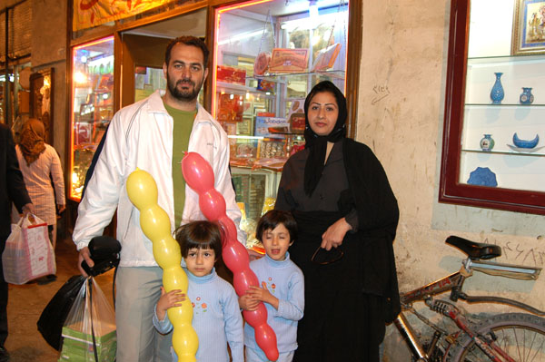Iranian family out in Isfahan for No Ruz