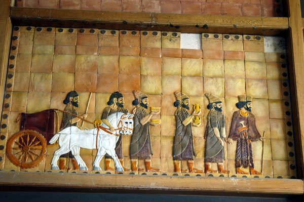 Ancient Persian soldiers and chariot