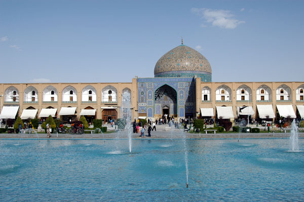 Sheikh Lotfollah Mosque and the Pahlavi fountain, Imam Square
