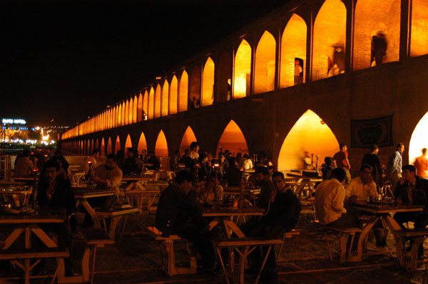 Tea House, Bridge of the 33 Arches