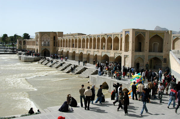 Khaju Bridge, built by Shah Abbas II in 1650