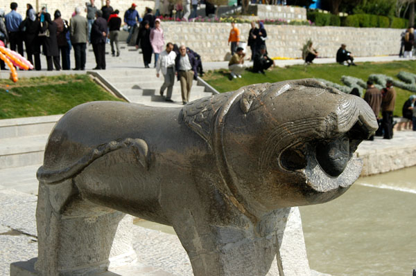 Lion? Khanju Bridge, Isfahan