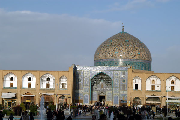 Sheikh Lotfollah Mosque, Imam Square