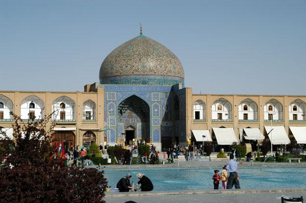 Sheikh Lotfollah Mosque, Imam Square