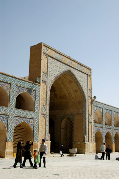 West iwan, Jameh Mosque