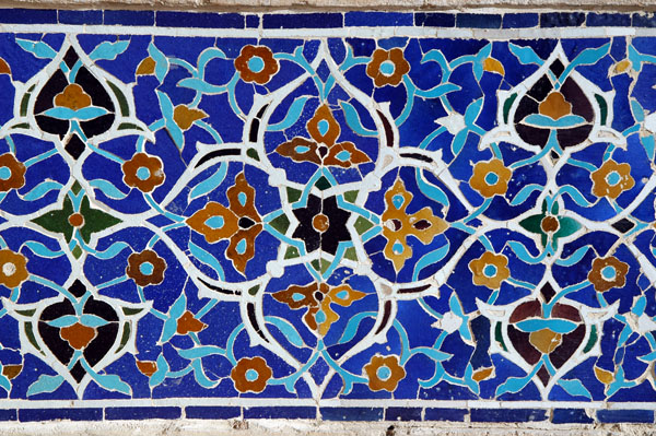 Mosaic tilework, Jameh Mosque