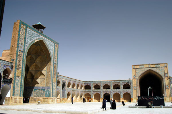 West and north iwans, courtyard, Jameh Mosque