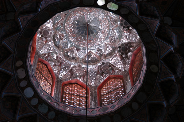 Mirrorwork at the top of the central dome, Tile birds, Hasht Behesht Palace