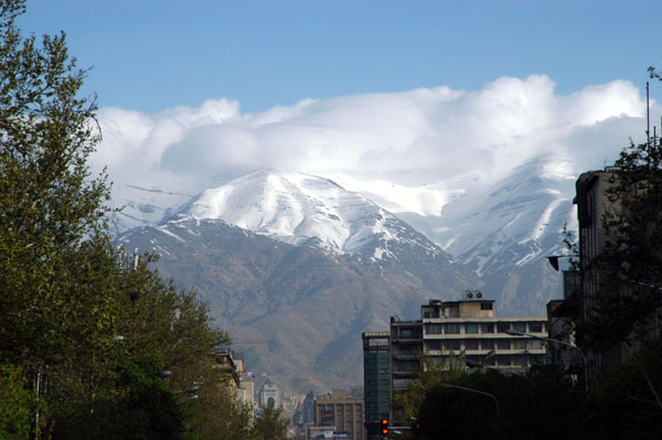 During No Ruz when most of Tehran's residents are elsewhere pollution is reduced so it's possible to see the mountains