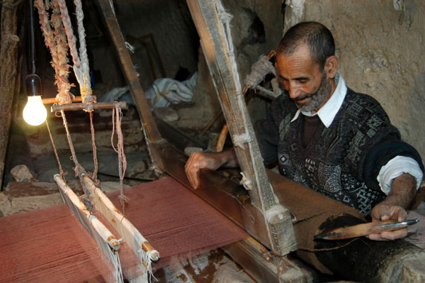 Weaver at work, Na'in