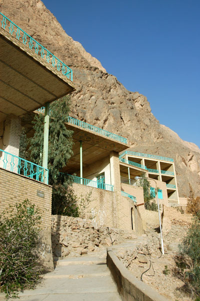 Climbing to the Zoroastrian fire temple