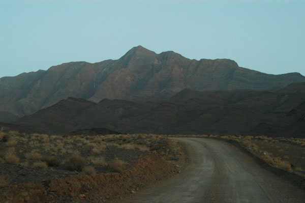 Good dirt road to Karandaq but very few signs