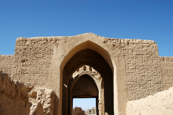 Gateway to the caravanserai, Abarqu