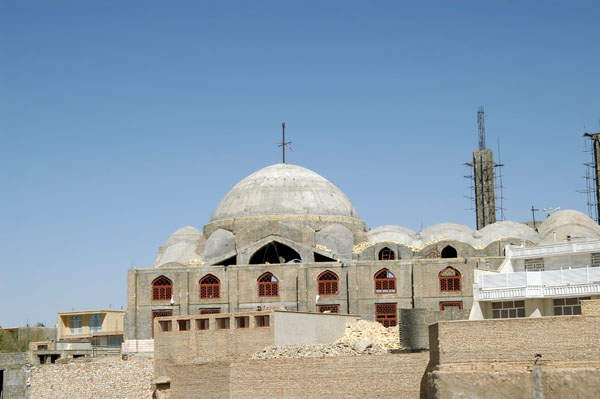 A large new mosque under construction in Abarqu