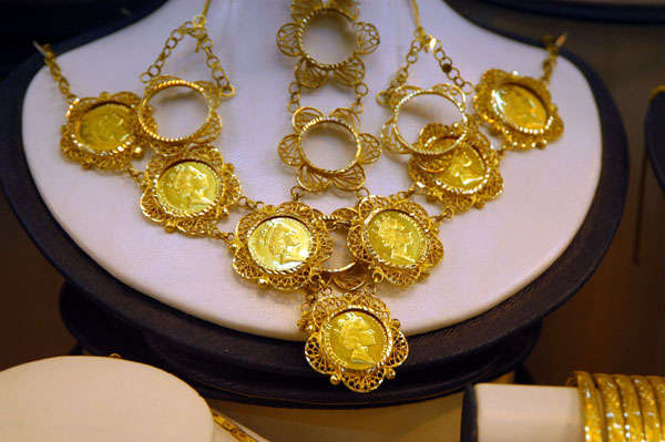 Necklace made of gold Australian sovereigns