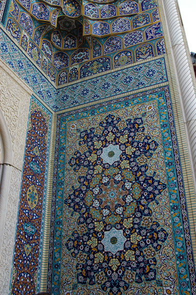 Mosaic tilework, Shah-e Cheragh