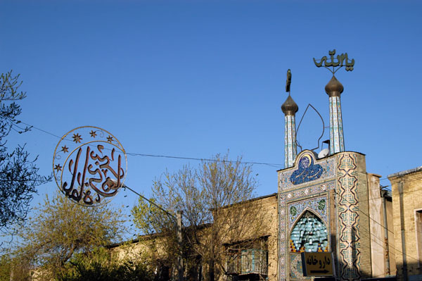 Mosque along the main avenue north of Ahmadi Square