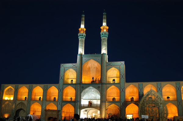 Amir Chakhmaq at night