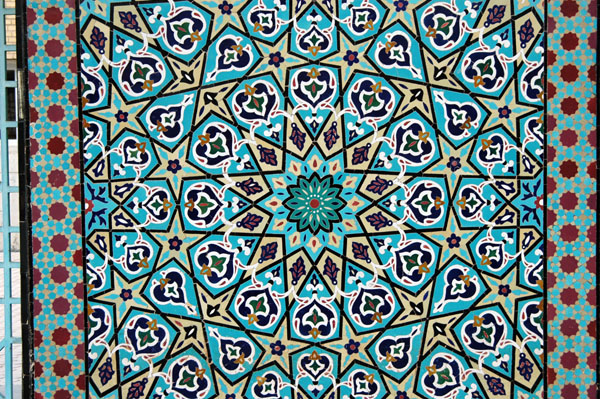 Inlaid mosaic tilework, eastern gate, Jameh Mosque
