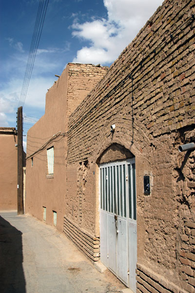 Alley in SW old town Yazd