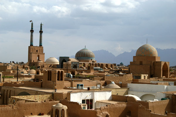 Jameh Mosque and dome of Madraseh-e Kamalieh
