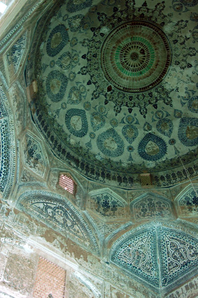 Inside the dome of the Bogheh-ye Seyed Roknaddin