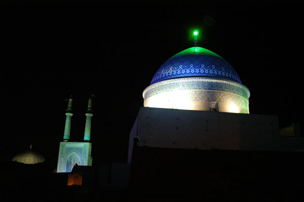 Dome of the Bogheh-ye Seyed Roknaddin illuminated at night