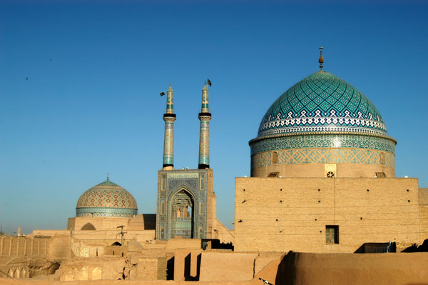 Bogheh-ye Seyed Roknaddin and Jameh Mosque from SIlk Road Hotel