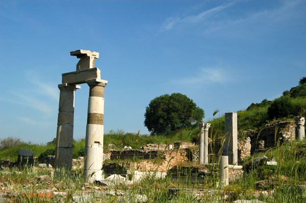 Staatsaltar 1st C. BC, precinct for Artemis & Emperor