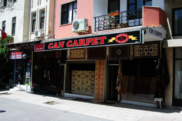 Can Carpet, Cengiz Topel Cad, Seluk