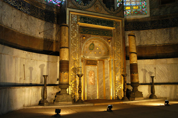 Mibrab, in place of the Christian altar, pointing the direction of Mecca, just a bit south of the east-west axis of the church